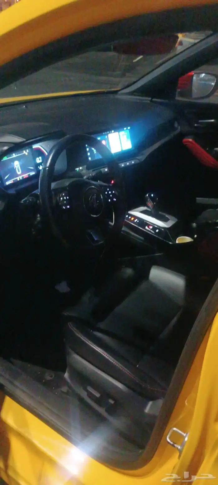 MG GT 2022 model full options urgent sale 3