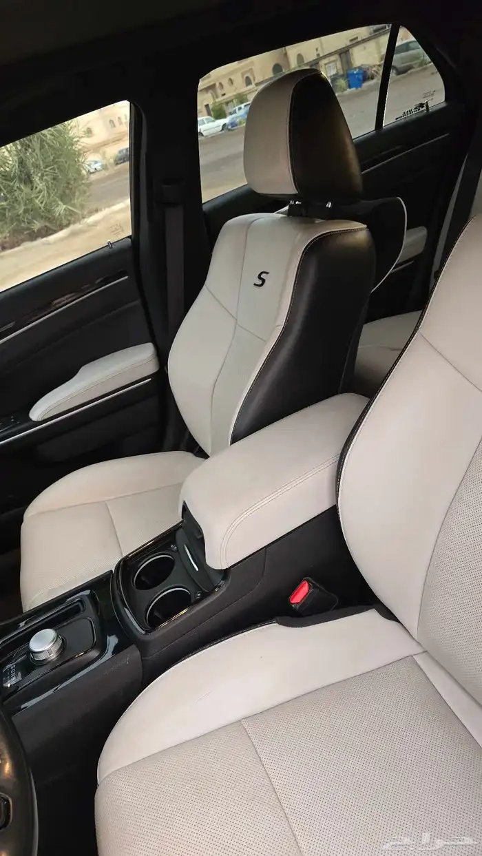 كرايزلر C300 S 2020 ممشى 64 فقط 4