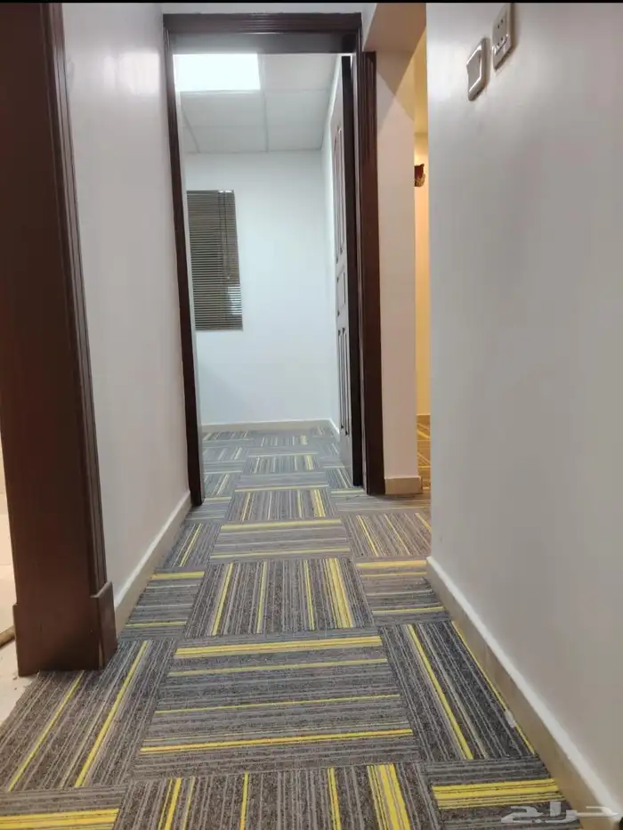 بلاط مكتبي 50 50 للشركات والمؤسسات 27