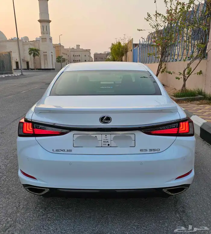 لكزس ES 350 اف سبورت 2023 وكالة 6