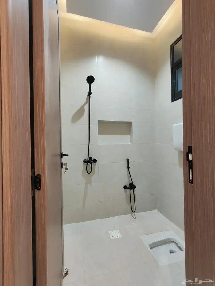 للبيع فيلا بمخطط ثلالثه شمال الخميس تصميم vip مساحه 570 11