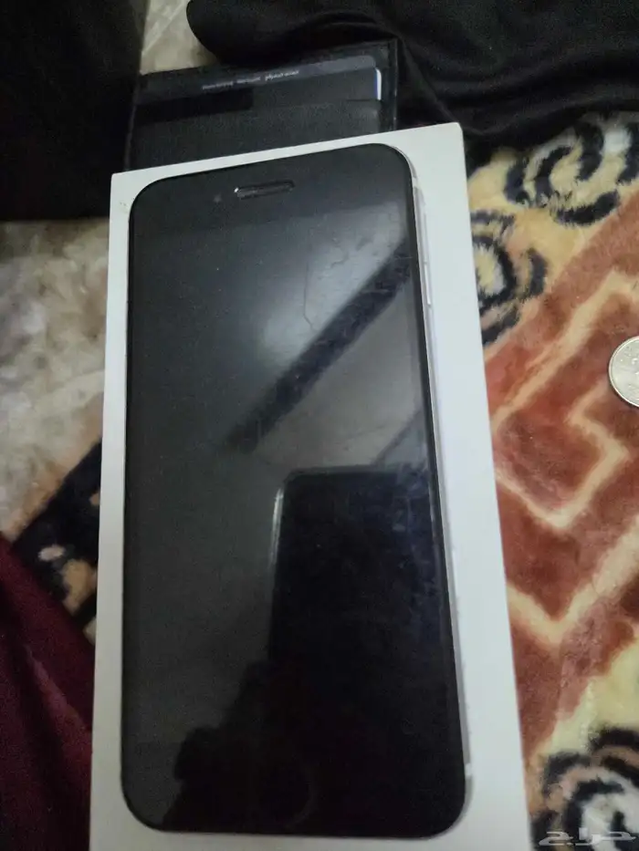 جوال ابيض ايفون se2020 1