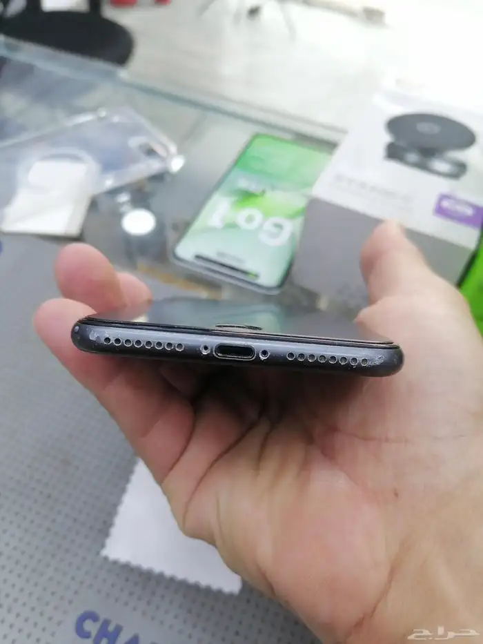 جوال ايفون 8  64 GB 4