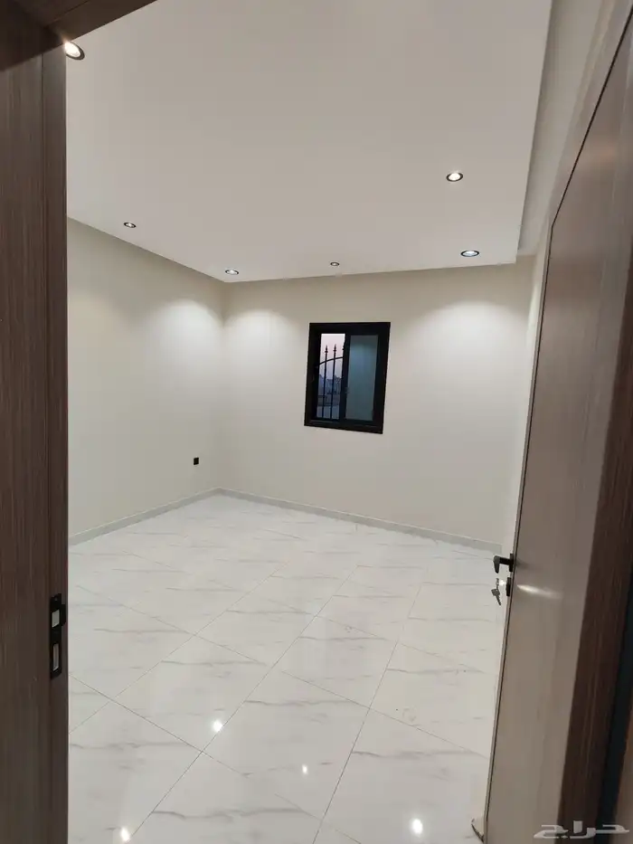 للبيع فيلا بمخطط ثلالثه شمال الخميس تصميم vip مساحه 570 23