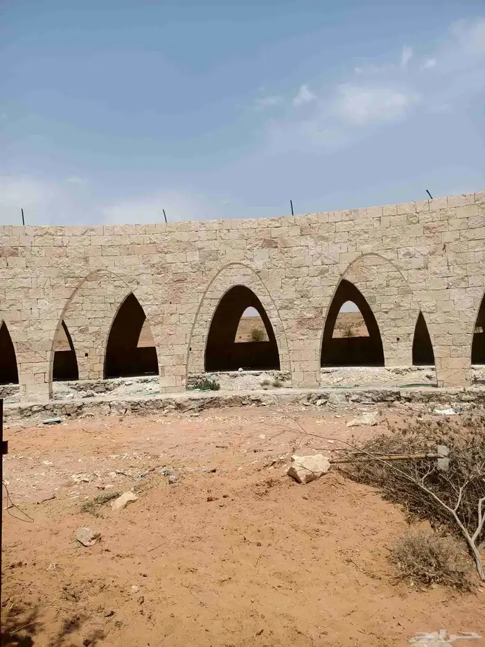 حجر طبيعي وعشواي  مع مواد و بدون مواد توريد تر يب 0