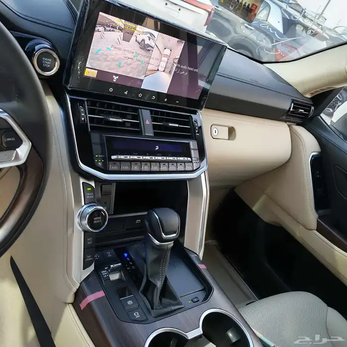 تويوتا لاندكروزر GXR L4 بنزين 2025 صادر لوحات شبه مميز 9