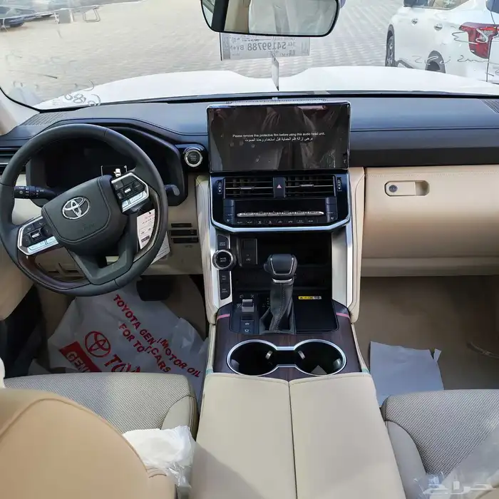 تويوتا لاندكروزر GXR L4 بنزين 2025 صادر لوحات شبه مميز 7
