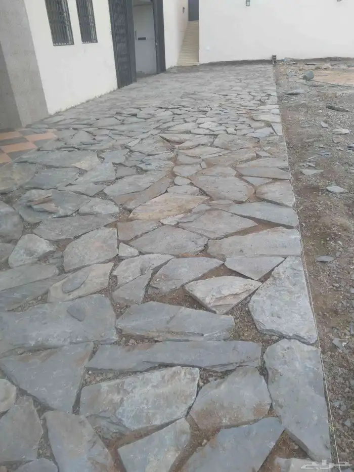 معلم حجر تلبيس طبيعي ورص ارضي حجار مسفره او حجر تنومه 9