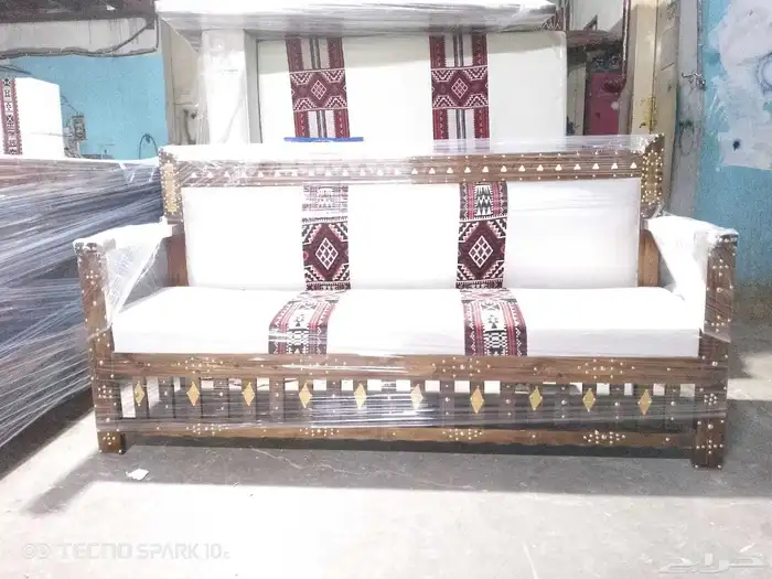 كراسي حديد و خشب و طاولة جلسات خارجية 29