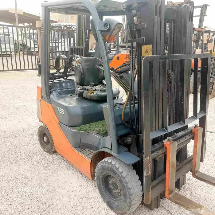 البيع رافعه شوكيه مديل 2006 طن ونص الرياض 0