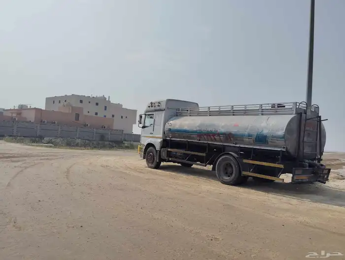 وايت مويه كبير لتوصيل موية الشغل في الخبر العزيزيه. ر.ش دفان 0