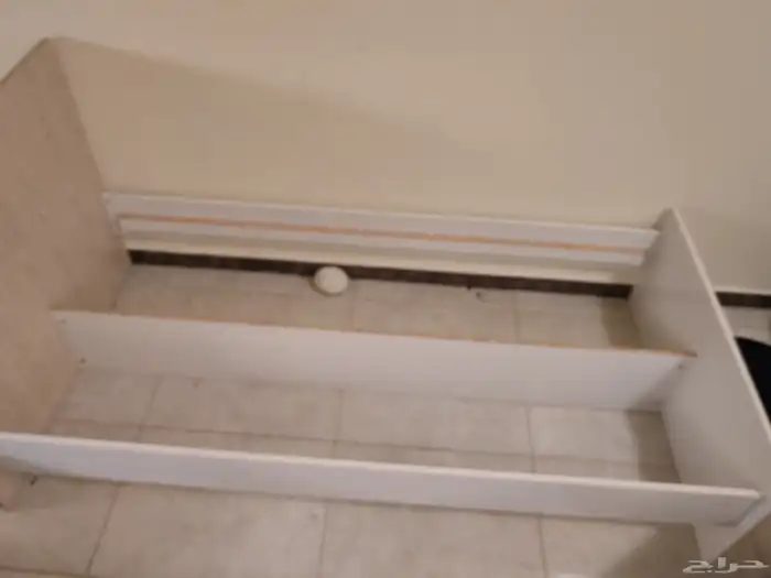 سرير من ايكيا بحاله ممتازه 0