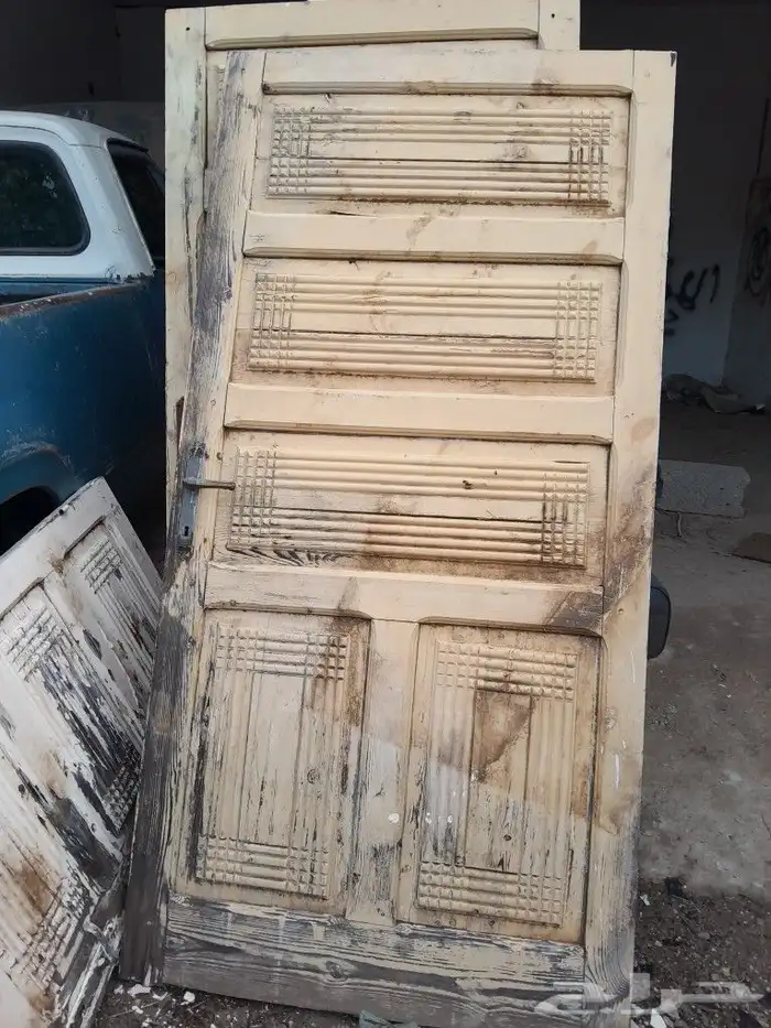 باب قديم تلفزيون قديم 0