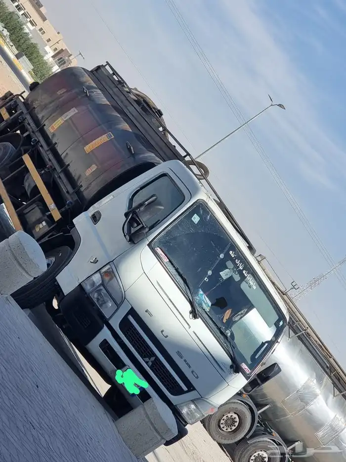 دينه 2019مستبيشي مع خزان 9000الف لتر السعه 8طن الممشى 340 0