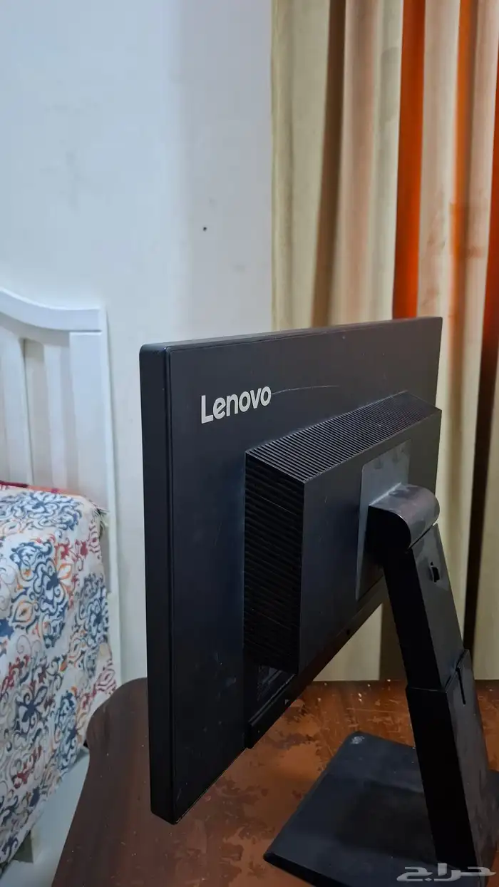شاشه كمبيوتر مكتبي Lenovo 3