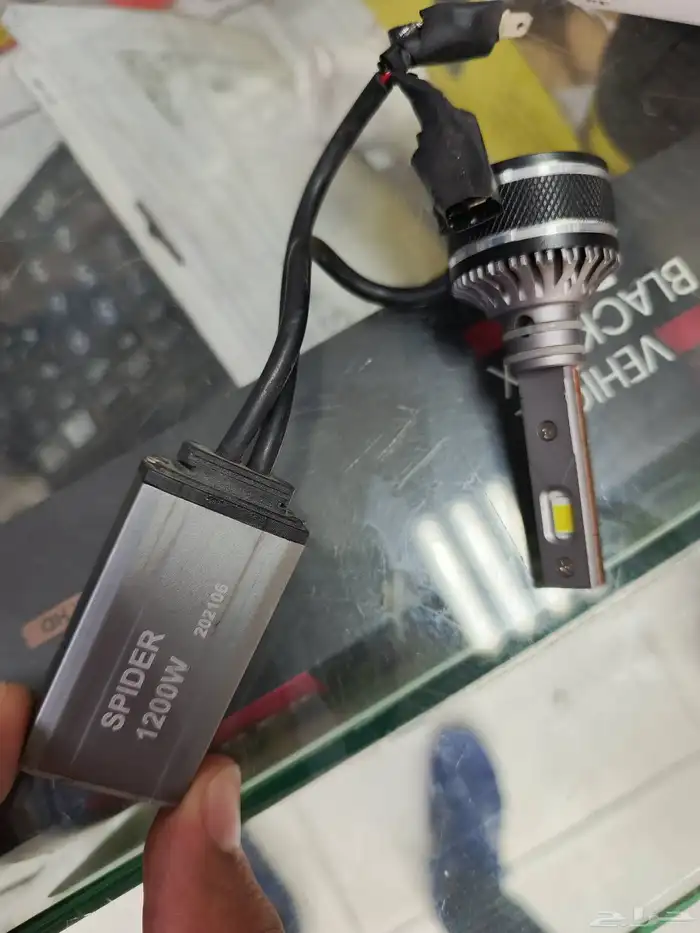 لمبات ليد عدد 4حق الاشارات قويه مزوده بمروحه مره 2لمبه ريوس 2