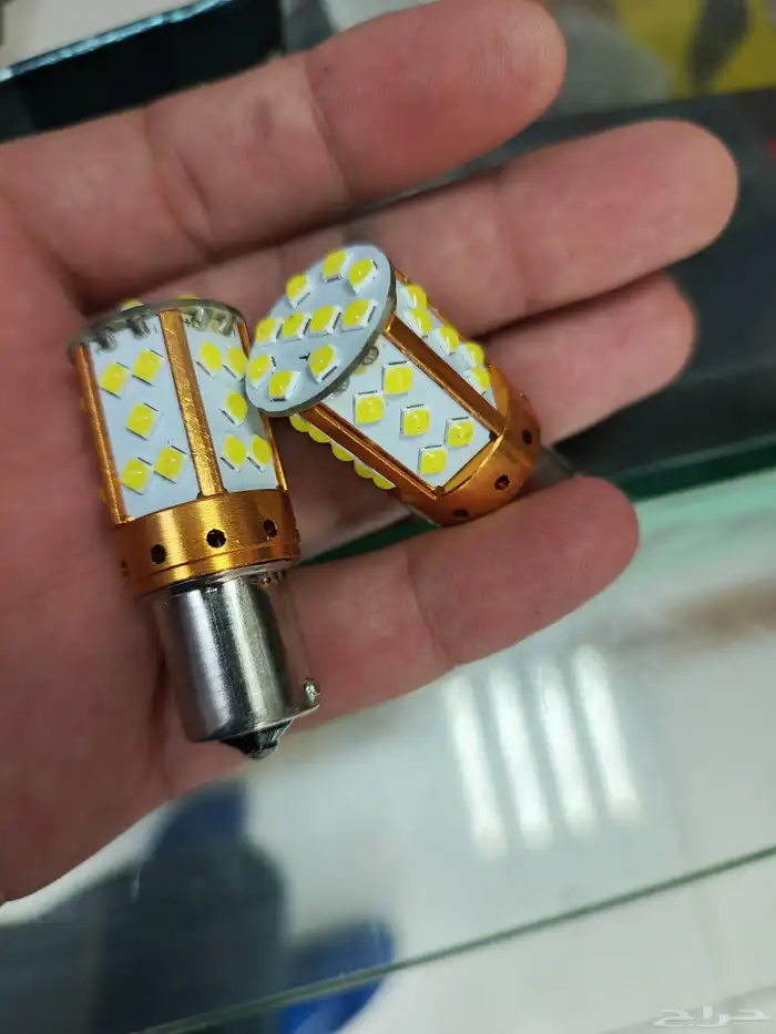 لمبات ليد عدد 4حق الاشارات قويه مزوده بمروحه مره 2لمبه ريوس 3