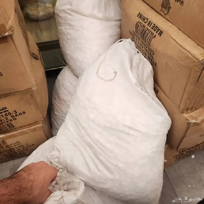 حجارة حصى حبوب اكياس لون ابيض و بني 3