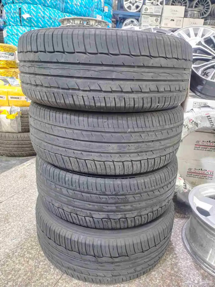 يتوفر لدينا كفرات كنفرسر مقاس 215 55 17 2