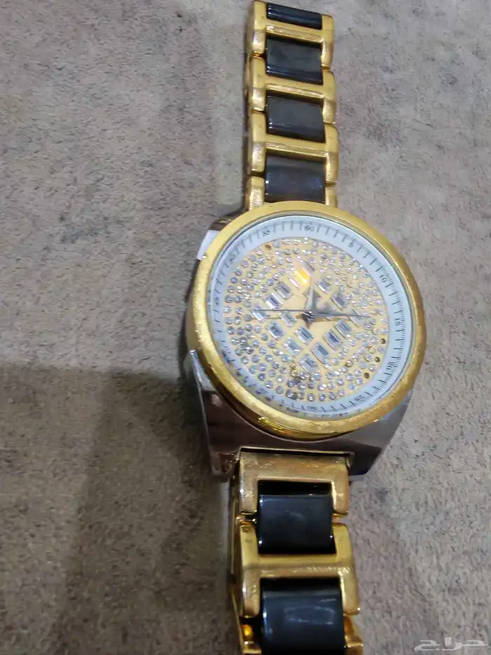 الخرج ساعات صيني العدد 10الكل ب550 9