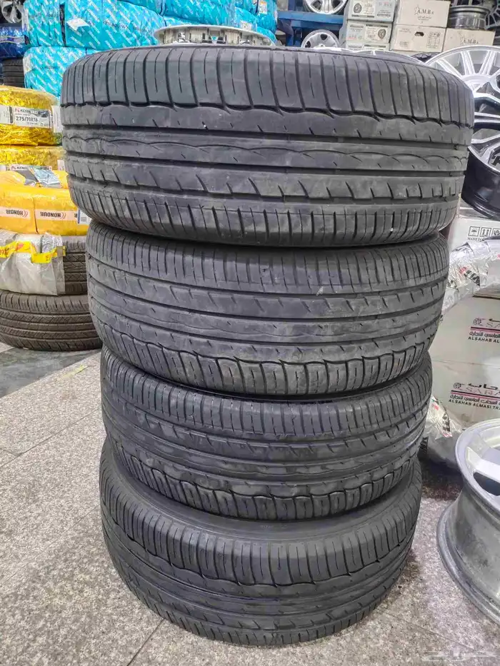يتوفر لدينا كفرات كنفرسر مقاس 215 55 17 1