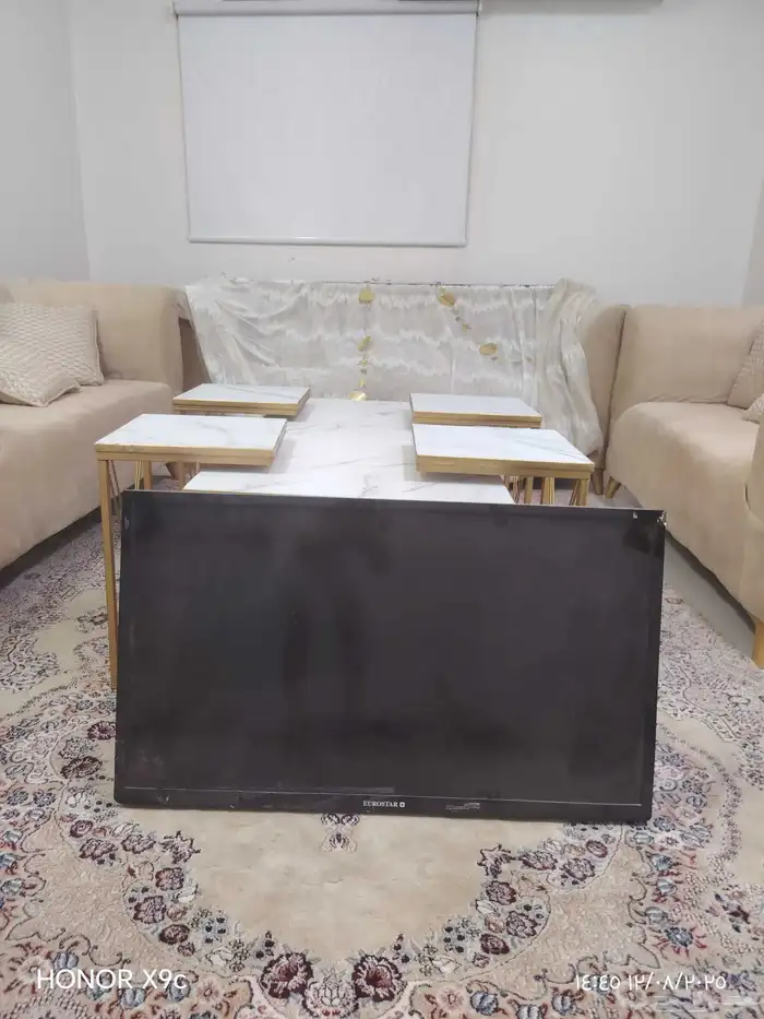 مدخل كنب طاوله غساله مده 3متر شاشه 3
