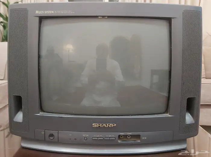 تلفزيو ملون مقاس 12 بوصة تقريبا شبه جديد 3