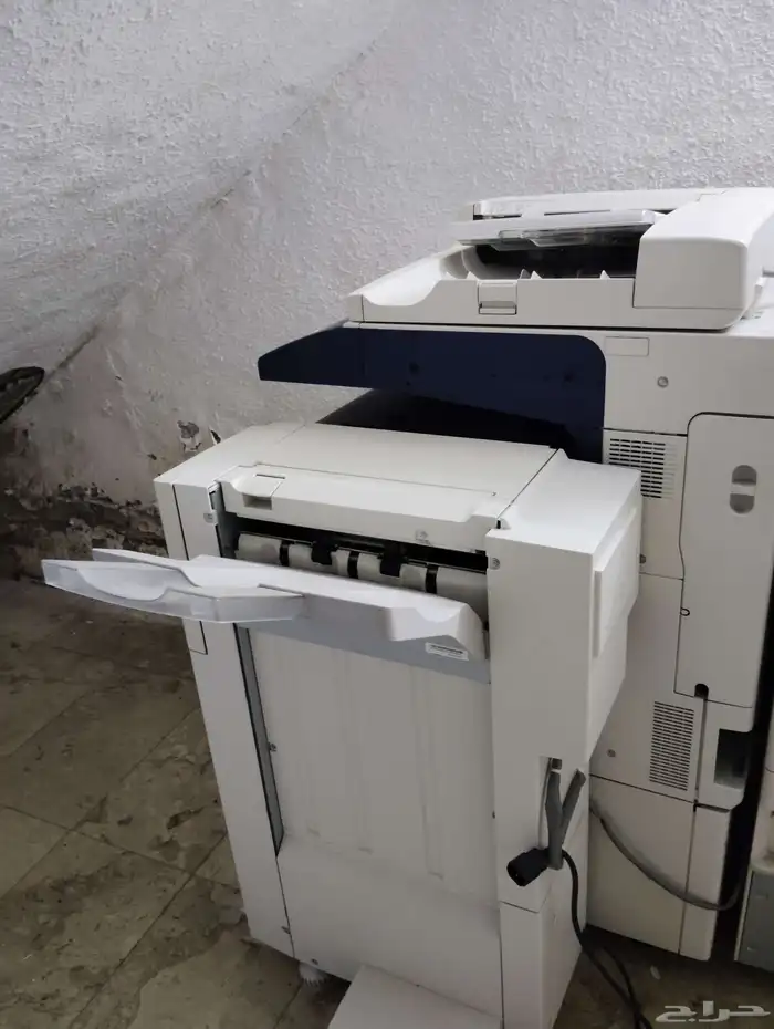 للبيع طابعتين ورقية كبيرة نوع Xerox 4