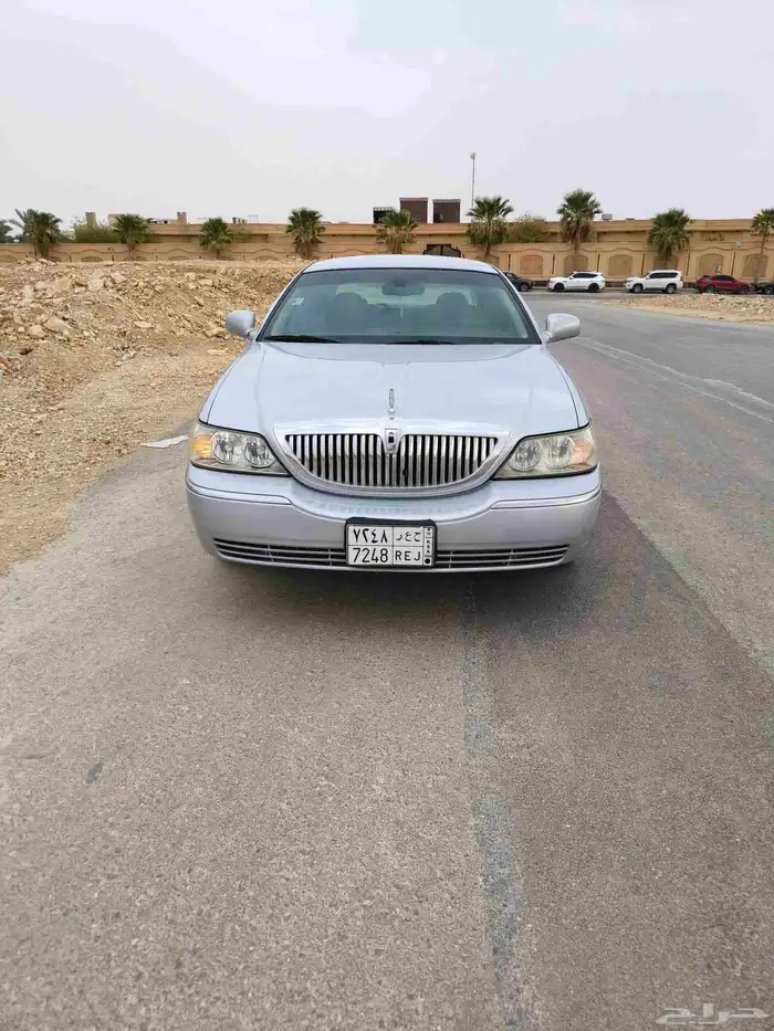 للبيع لينكون تاون كار 2007 لارج سعودي نظيف 12