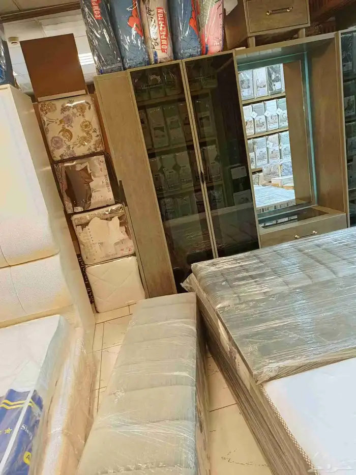 غرفة نوم جاهزه تكون سرير ودولاب و2كمدينان 0