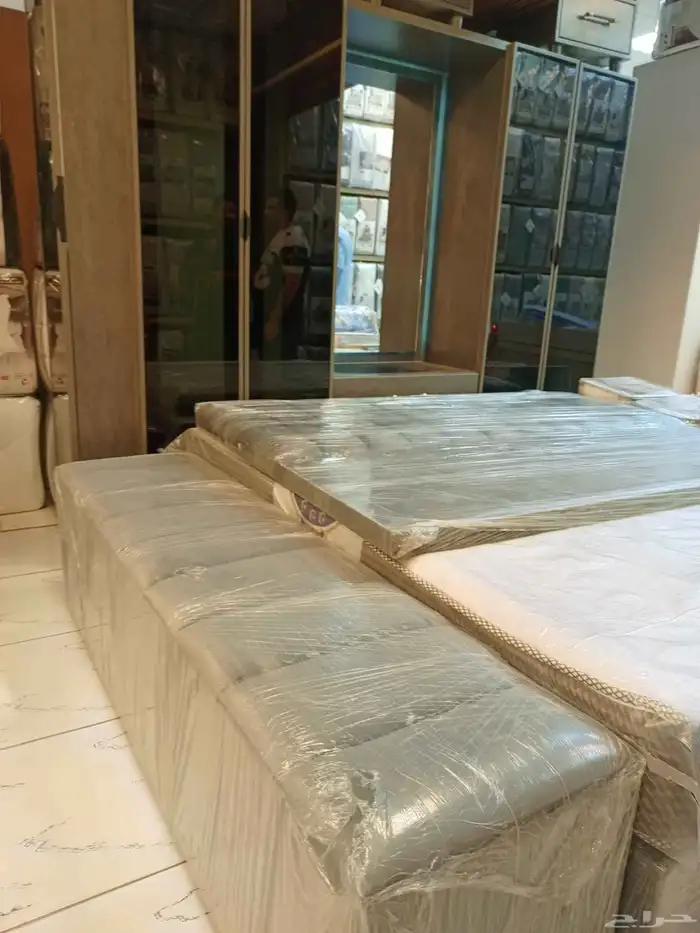 غرفة نوم جاهزه تكون سرير ودولاب و2كمدينان 1