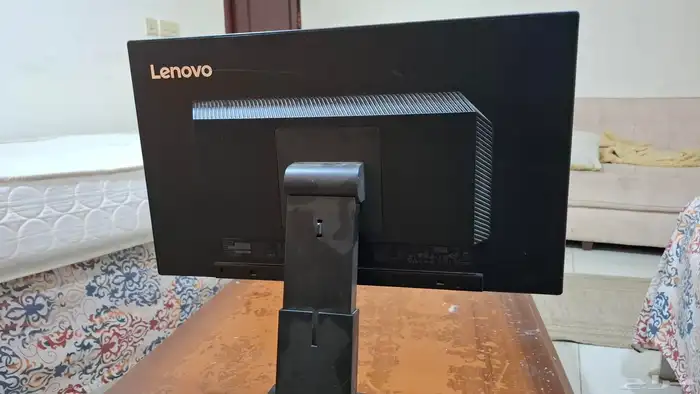 شاشه كمبيوتر مكتبي Lenovo 4
