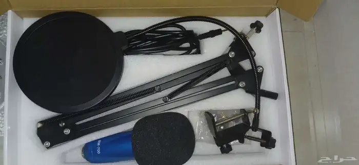 ميكروفون BM-700 مع حامل وفلتر بوب   جديد لم ي ستخدم 2