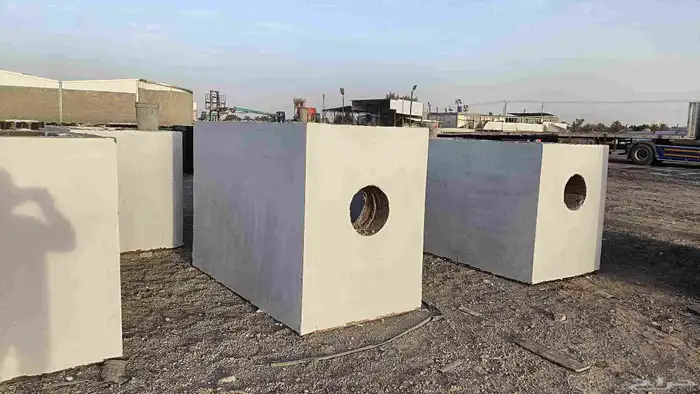 حواجز خرسانيه وزينة حدائق مناهيل مصدات قواعد اناره 9