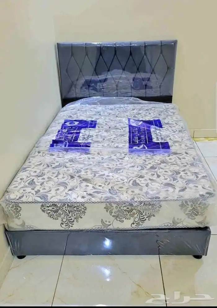 bed and mattress 0