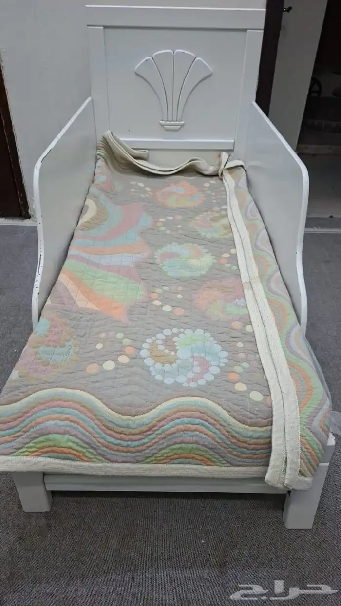 سرير اطفال 0