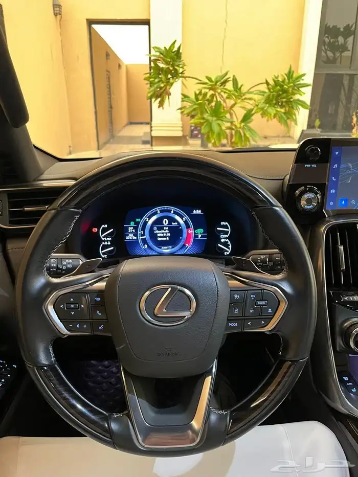 للبيع جيب لكزس 2023 LX600 10
