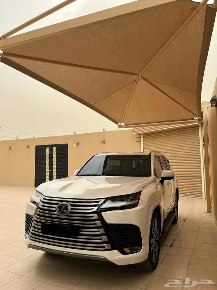 للبيع جيب لكزس 2023 LX600 2