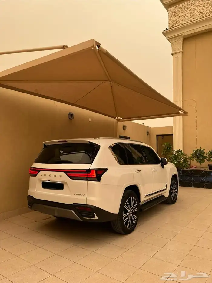 للبيع جيب لكزس 2023 LX600 6