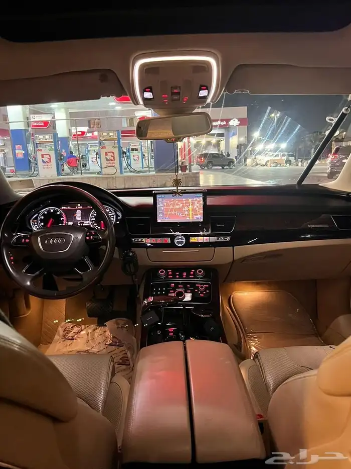 Audi A8-L الموديل  2014 اللون  اسود مكحل البدي   ثلاث قطع 3