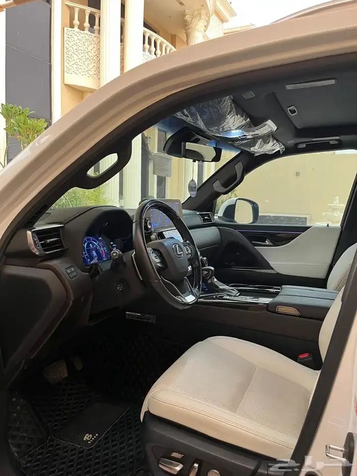 للبيع جيب لكزس 2023 LX600 11