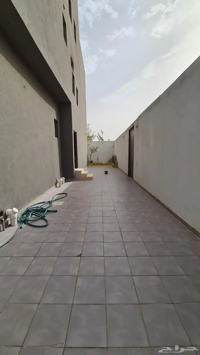 فيلا مودرن للتنازل والبيع في جدة حي الرياض 1