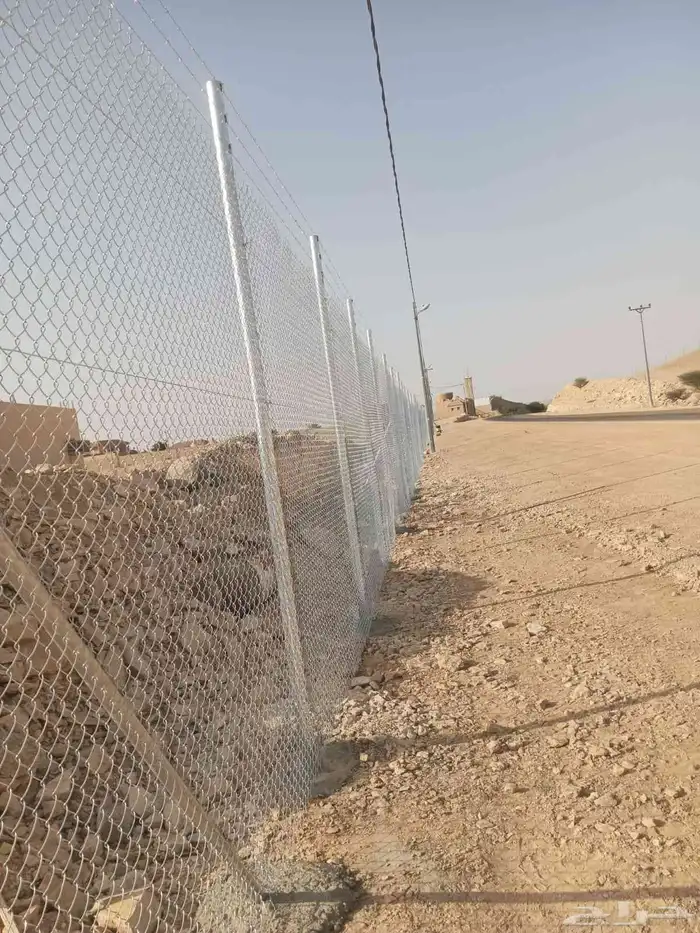 يوجد لدينا فروخ وجميع انواع النخل غار صقر وتكريم وتنظيف 9