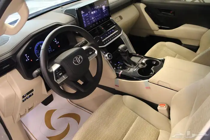 لاندكروزر GXR L2 2025 بنزين 6