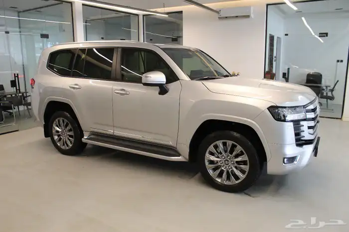 لاندكروزر GXR L2 2025 بنزين 1