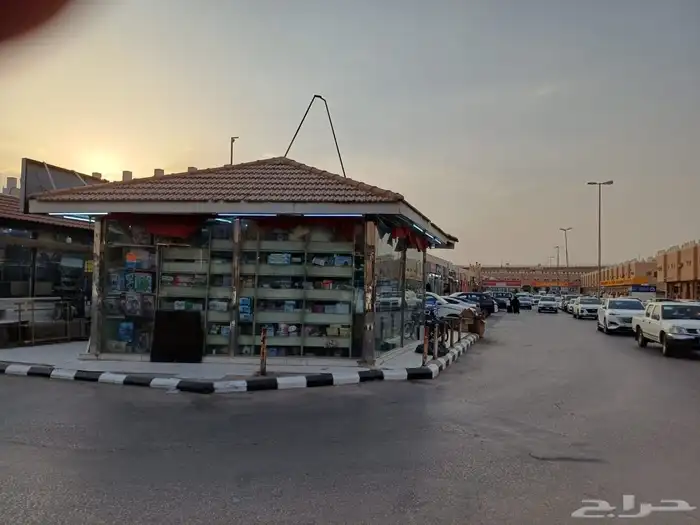 محل للتقبيل في أسواق القريه الشعبيه 3