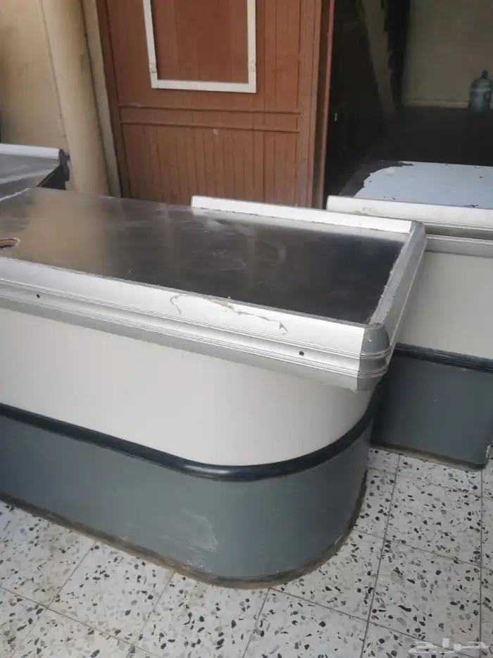 طاولات كاشير جهة يمين 1