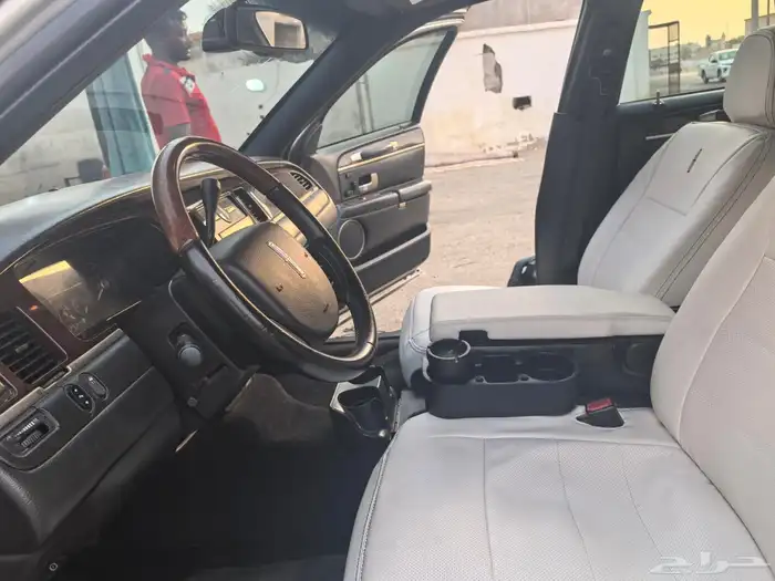 لنكون تاون كار 2006 فئه خاصه نظيف جدآ شاص قصير 26