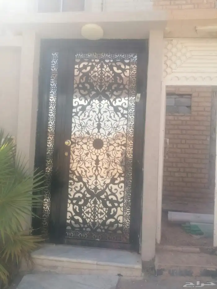 حداد مضلات وسواتر وبرجولات بيوت شعر سندوتش بنل قرميد كلادنق 9