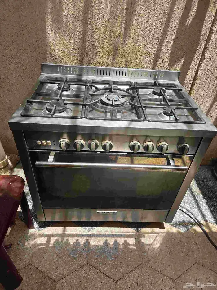 للبيع فرن قليم غاز خمسة عيون 2